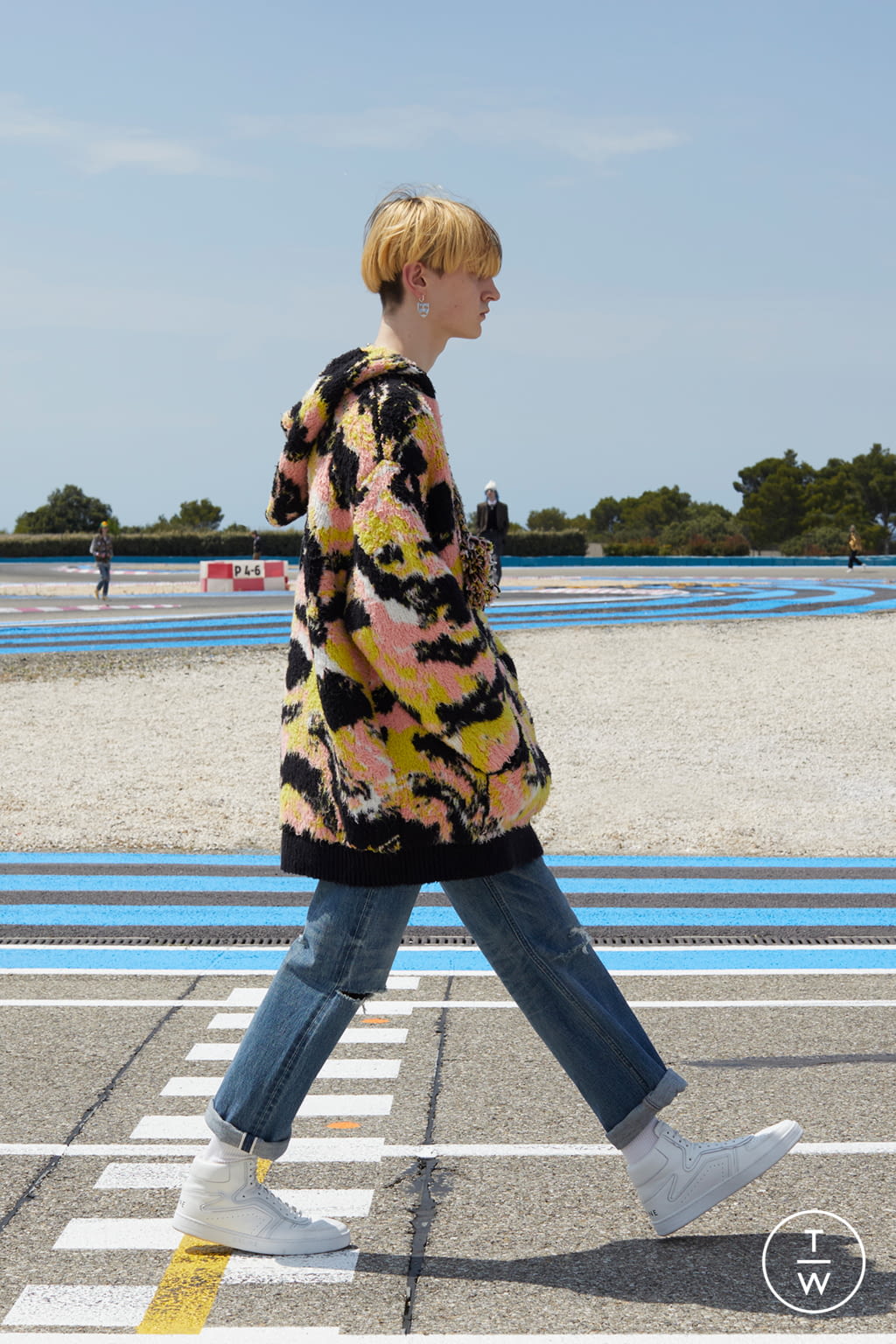 Fashion Week Paris Spring/Summer 2021 look 15 from the Celine collection menswear