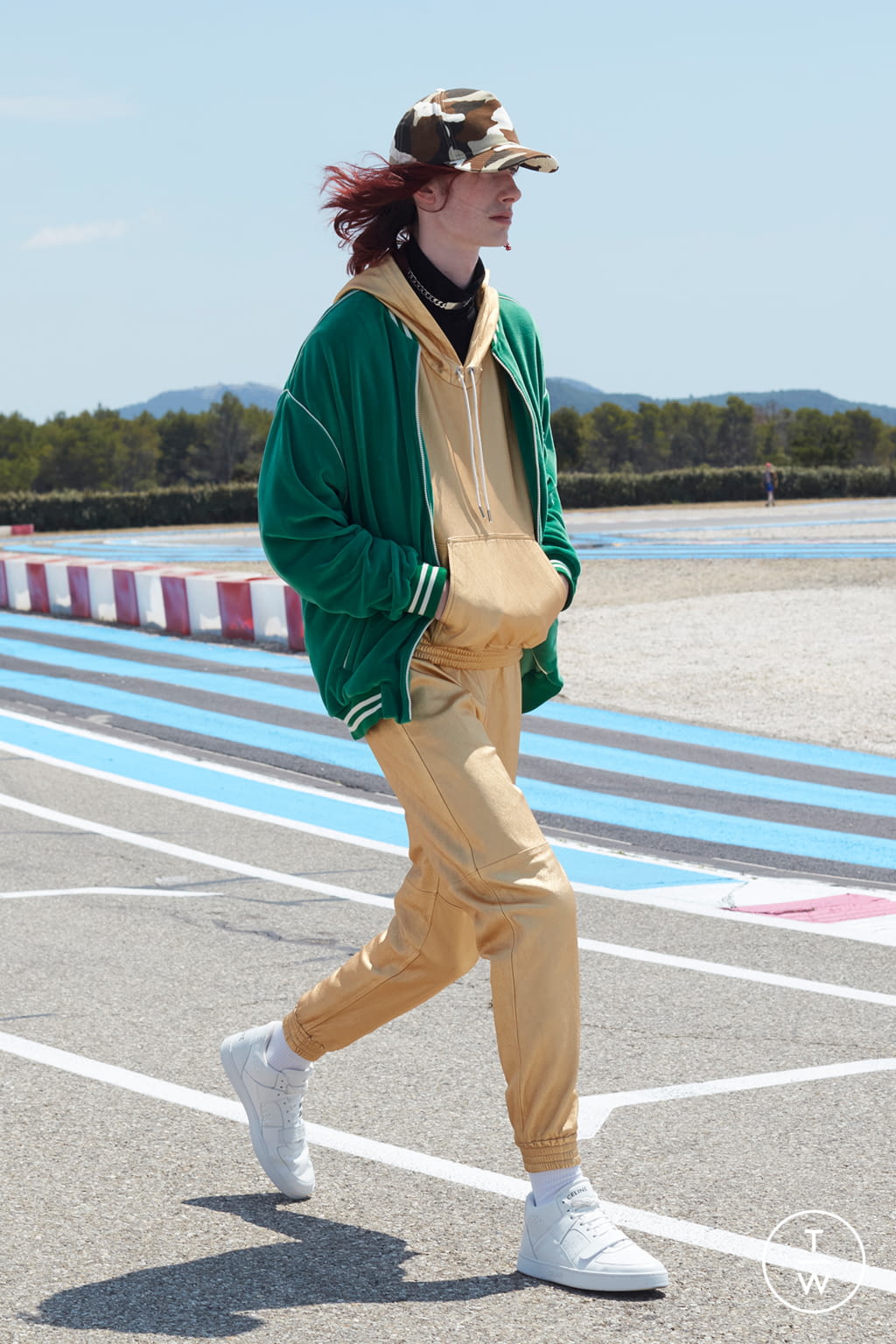 Fashion Week Paris Spring/Summer 2021 look 35 from the Celine collection 男装