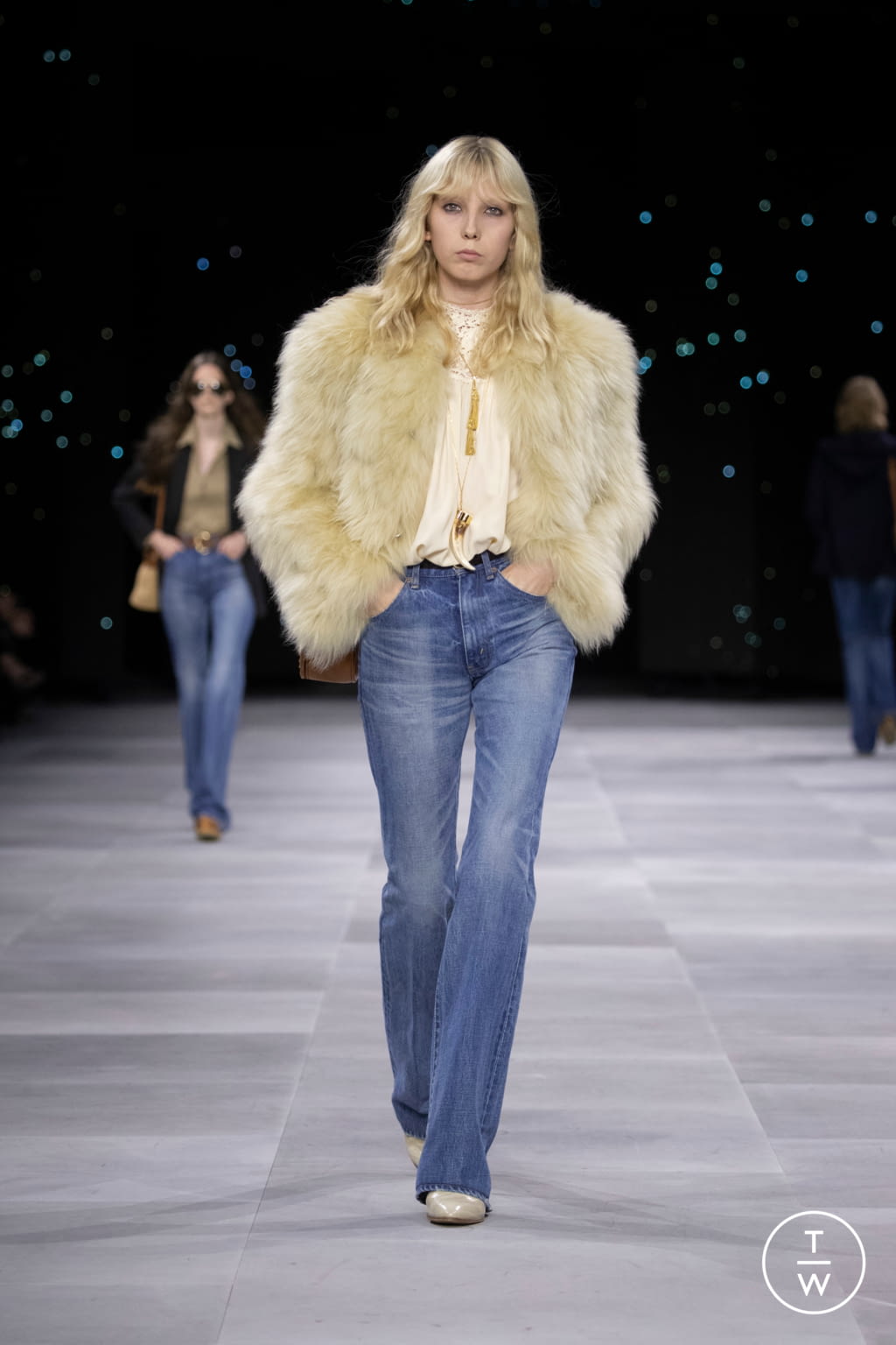 Fashion Week Paris Spring/Summer 2020 look 21 from the Celine collection womenswear