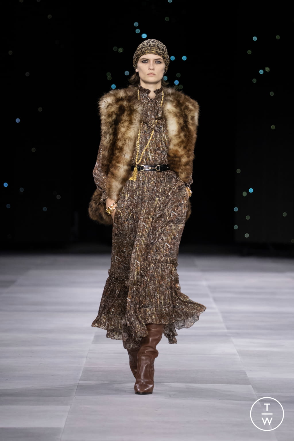 Fashion Week Paris Spring/Summer 2020 look 23 from the Celine collection womenswear