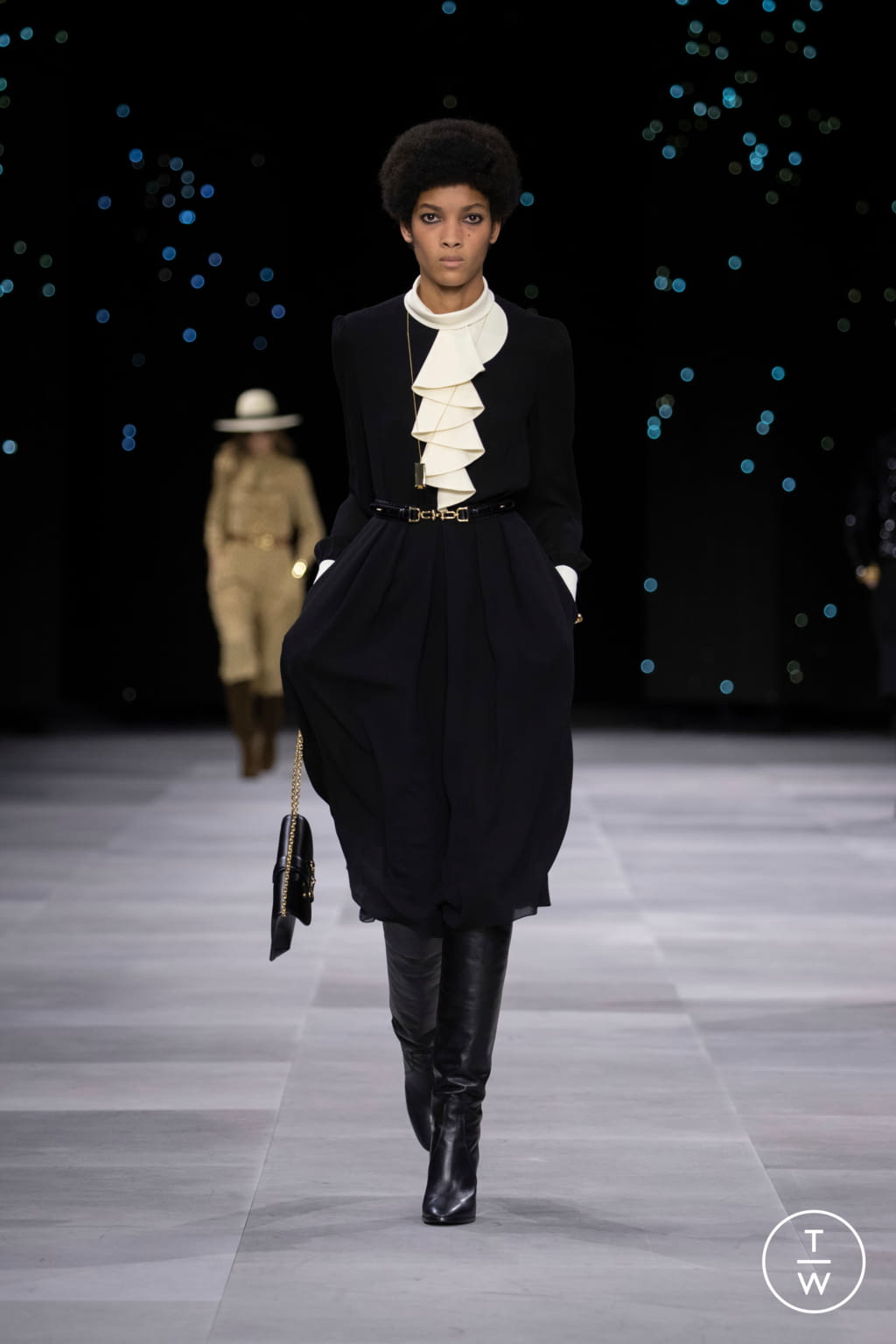 Fashion Week Paris Spring/Summer 2020 look 34 from the Celine collection womenswear