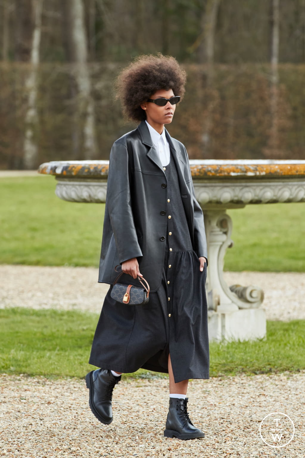 Fashion Week Paris Fall/Winter 2021 look 13 from the Celine collection 女装