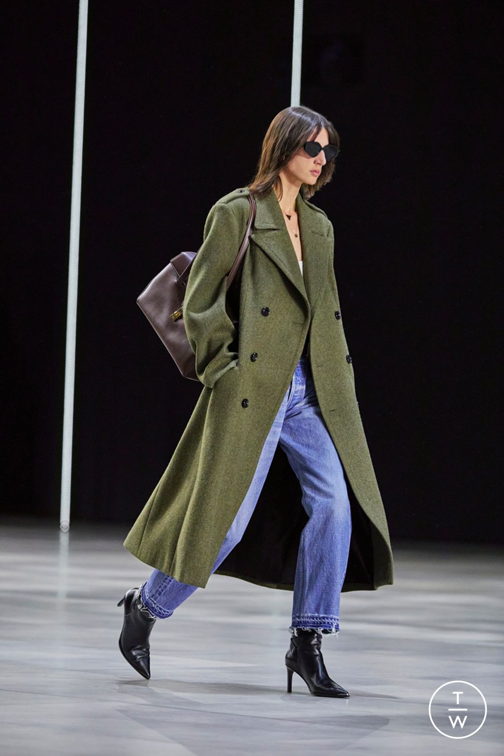 Fashion Week Paris Fall/Winter 2022 look 13 from the Celine collection womenswear