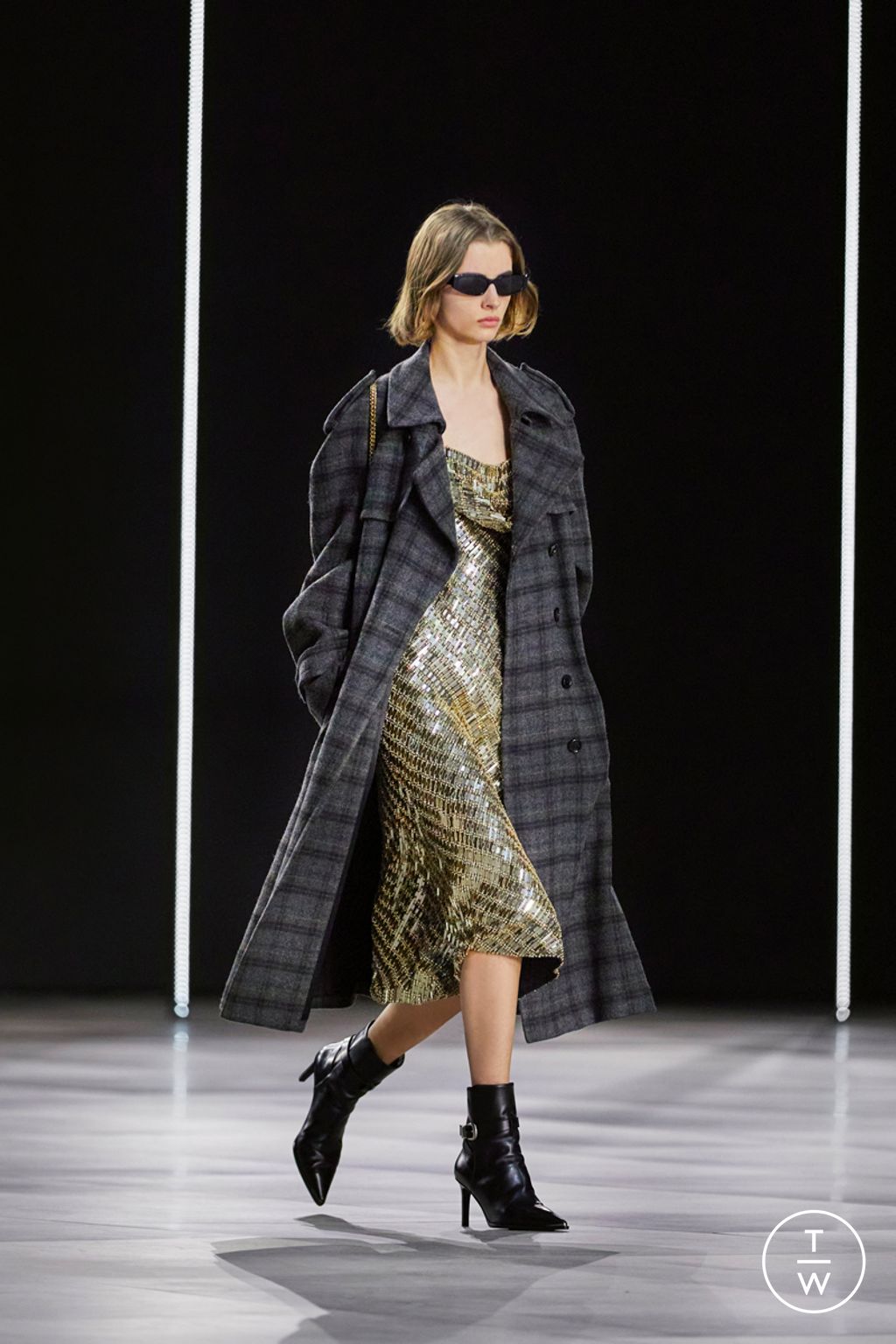 Fashion Week Paris Fall/Winter 2022 look 26 de la collection Celine womenswear