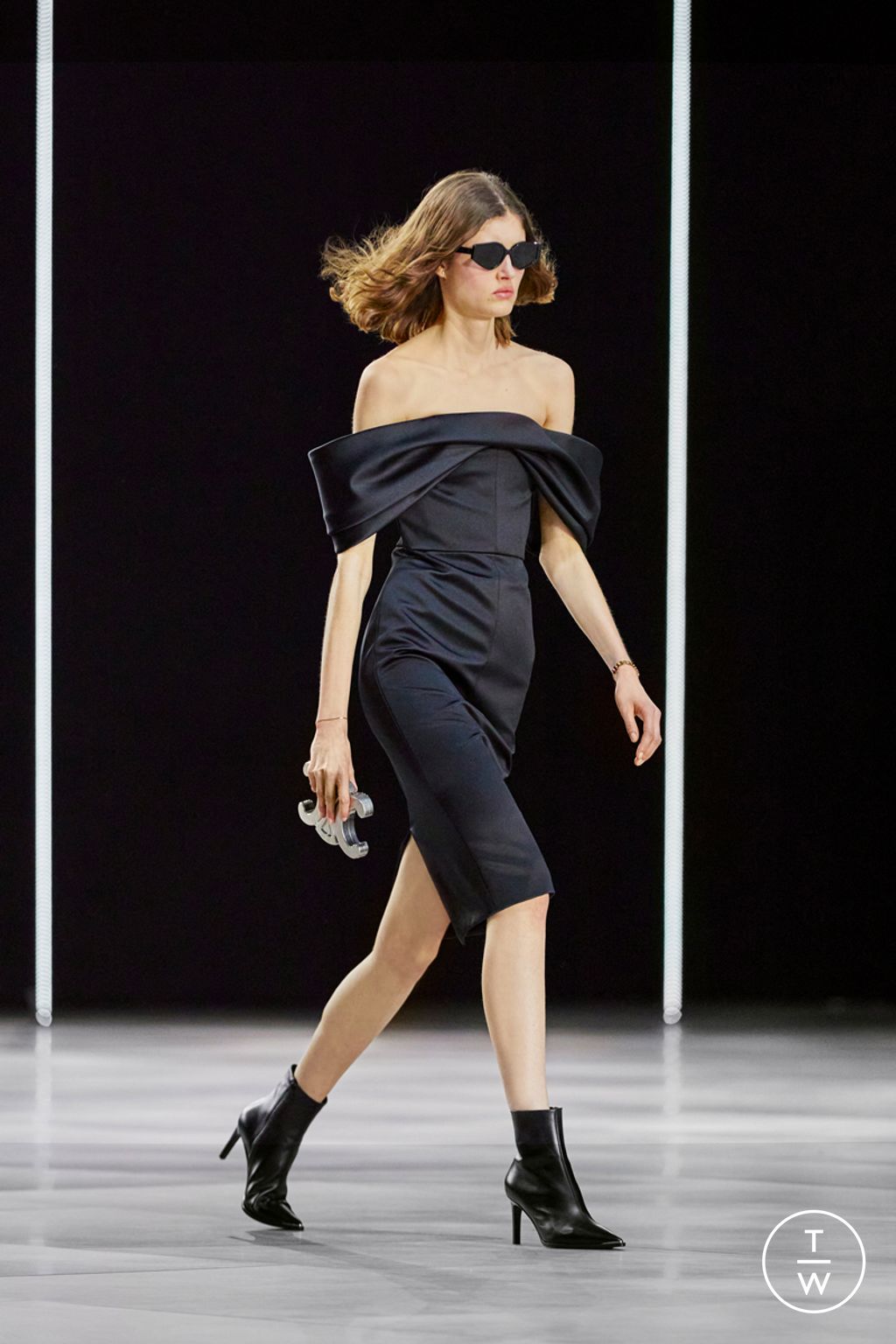 Fashion Week Paris Fall/Winter 2022 look 31 from the Celine collection womenswear