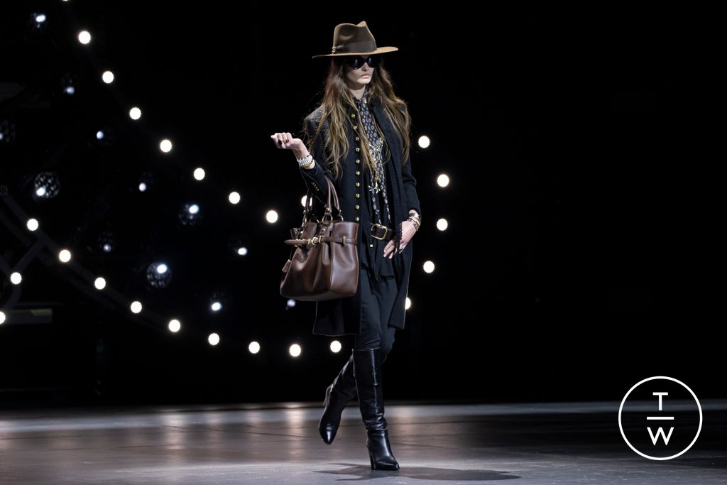 Fashion Week Paris Fall/Winter 2023 look 1 from the Celine collection 女装