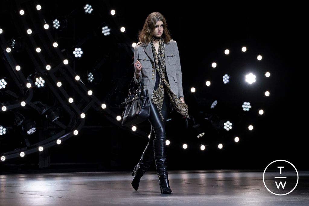 Fashion Week Paris Fall/Winter 2023 look 22 de la collection Celine womenswear