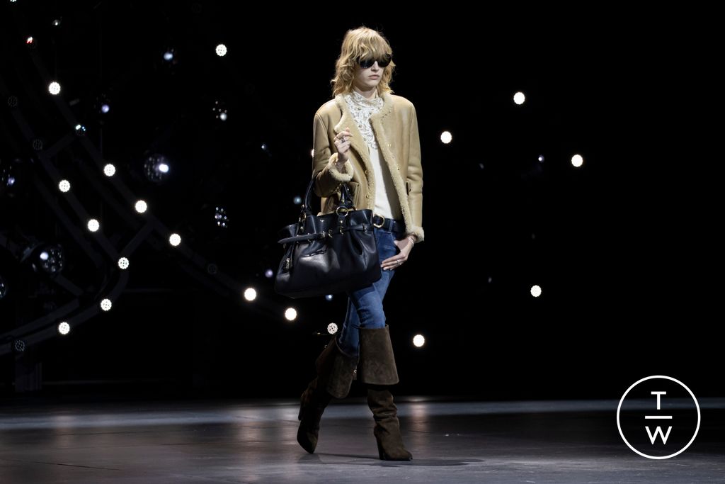 Fashion Week Paris Fall/Winter 2023 look 23 de la collection Celine womenswear