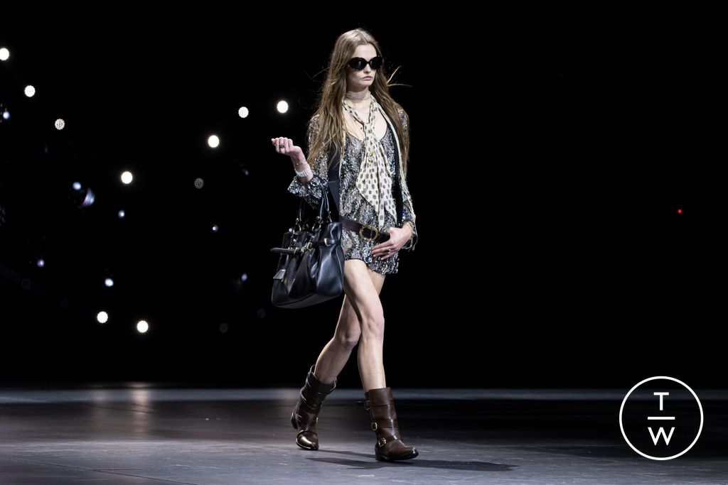 Fashion Week Paris Fall/Winter 2023 look 32 de la collection Celine womenswear