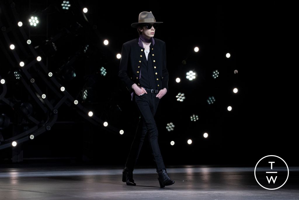 Fashion Week Paris Fall/Winter 2023 look 71 de la collection Celine menswear