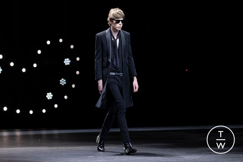 Fashion Week Paris Fall/Winter 2023 look 79 from the Celine collection menswear