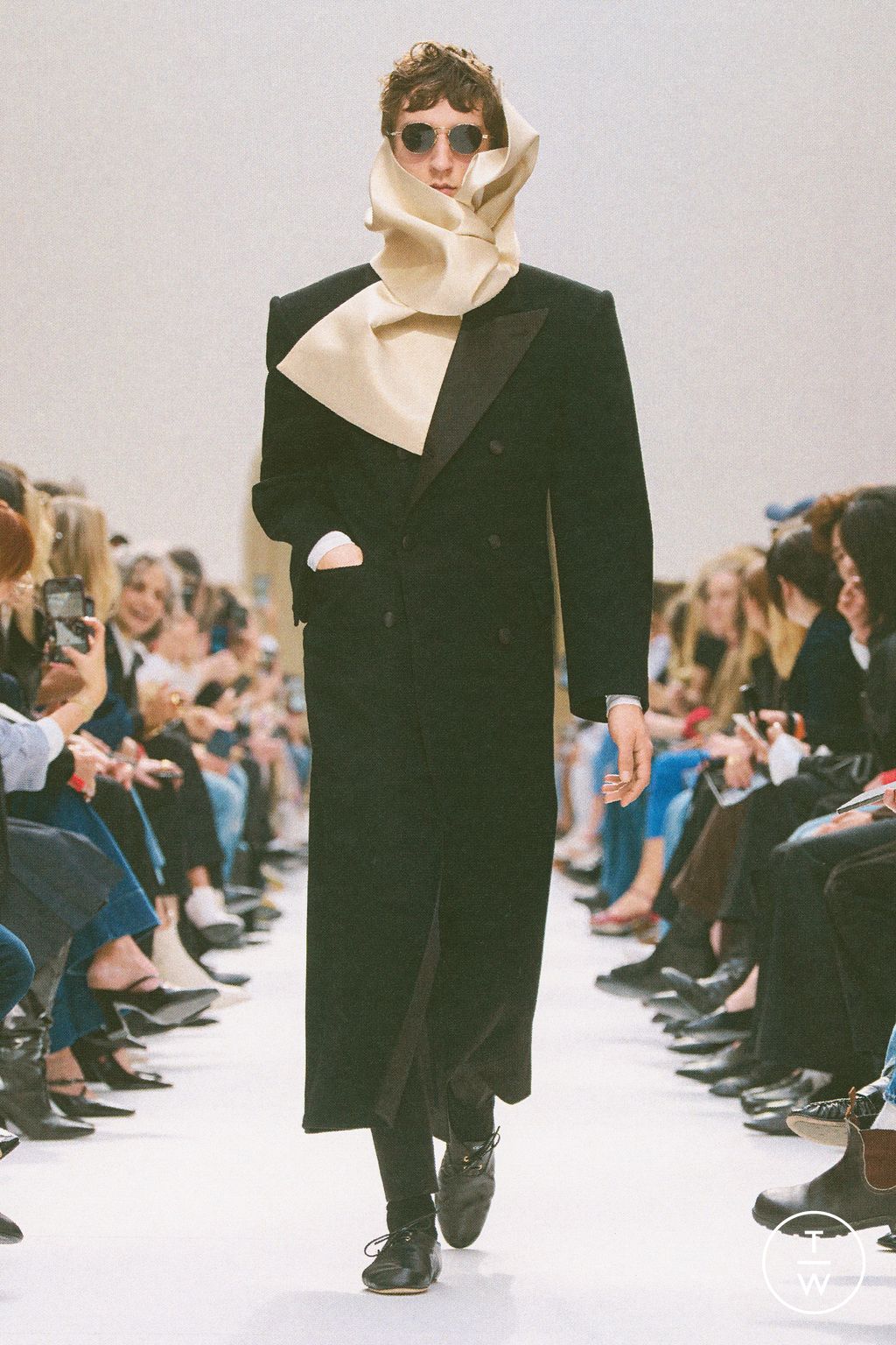 Fashion Week Paris Fall/Winter 2026 look 7 from the Celine collection 女装