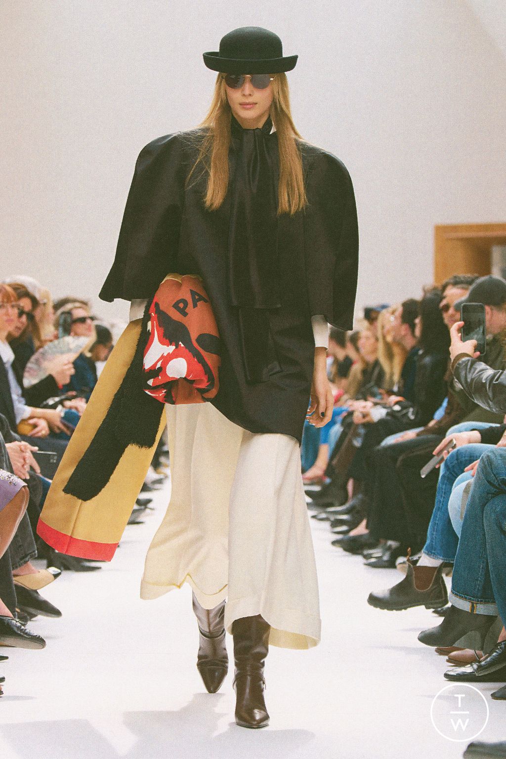Fashion Week Paris Fall/Winter 2026 look 11 from the Celine collection 女装