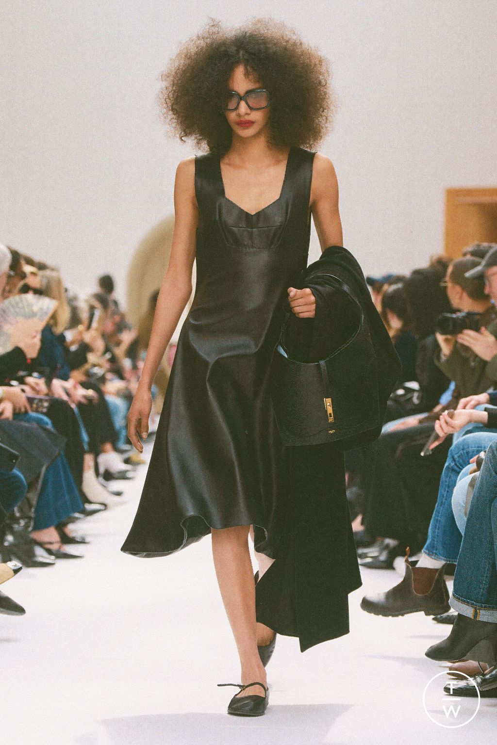 Fashion Week Paris Fall/Winter 2026 look 18 from the Celine collection 女装