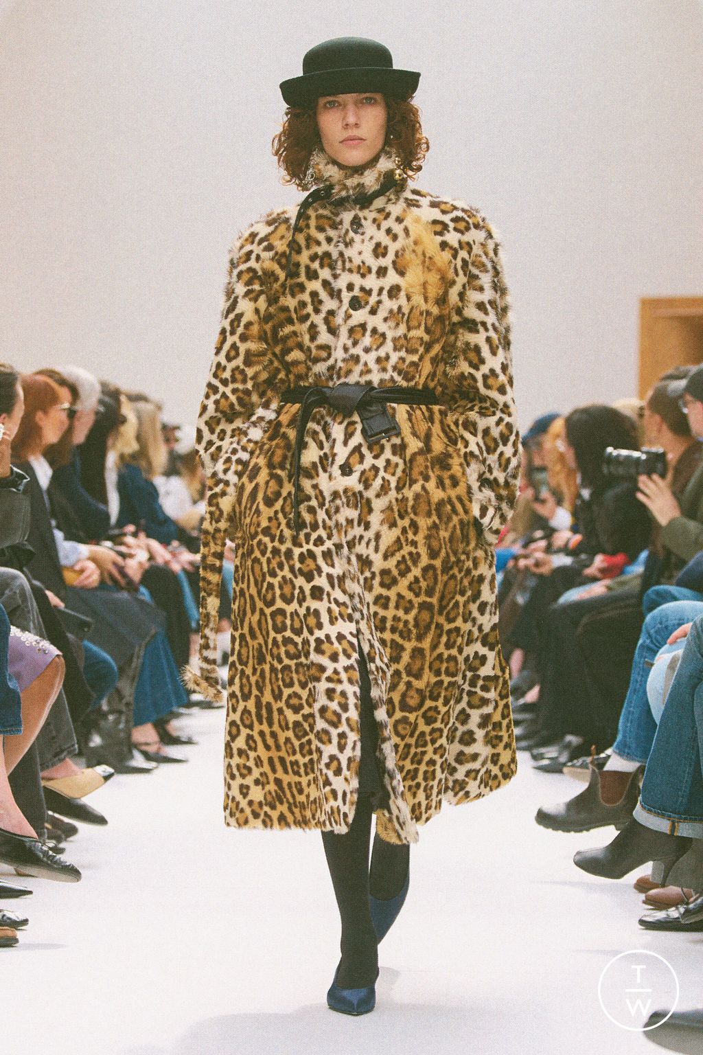 Fashion Week Paris Fall/Winter 2026 look 24 from the Celine collection womenswear