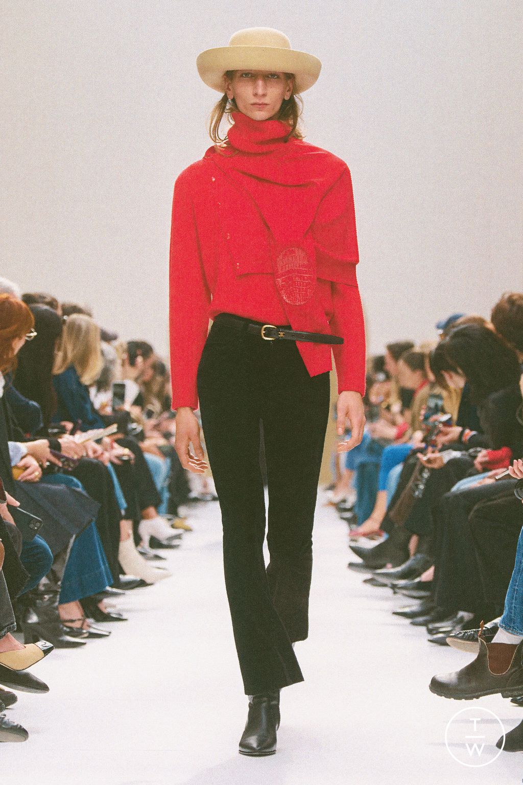 Fashion Week Paris Fall/Winter 2026 look 33 from the Celine collection womenswear