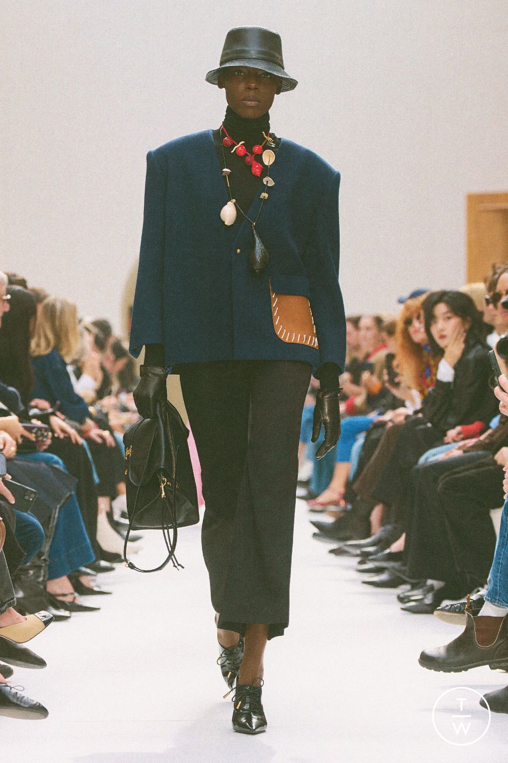 Fashion Week Paris Fall/Winter 2026 look 57 from the Celine collection 女装