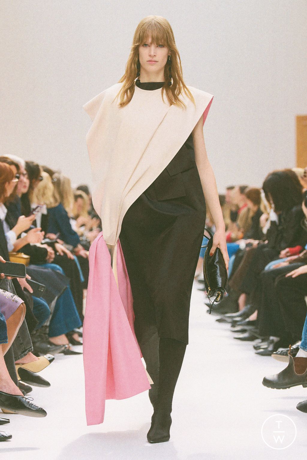 Fashion Week Paris Fall/Winter 2026 look 58 from the Celine collection womenswear