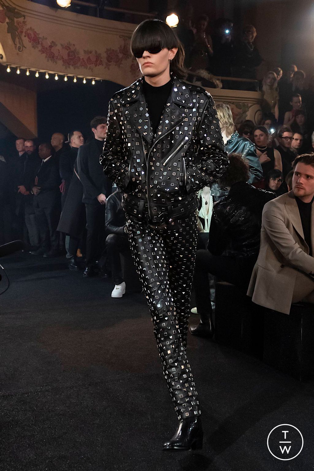 Fashion Week Paris Fall/Winter 2023 look 2 de la collection Celine menswear