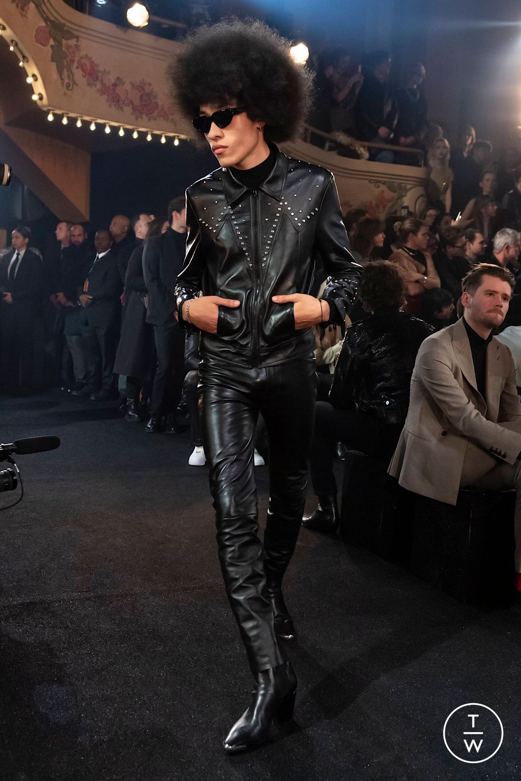 Fashion Week Paris Fall/Winter 2023 look 9 from the Celine collection menswear