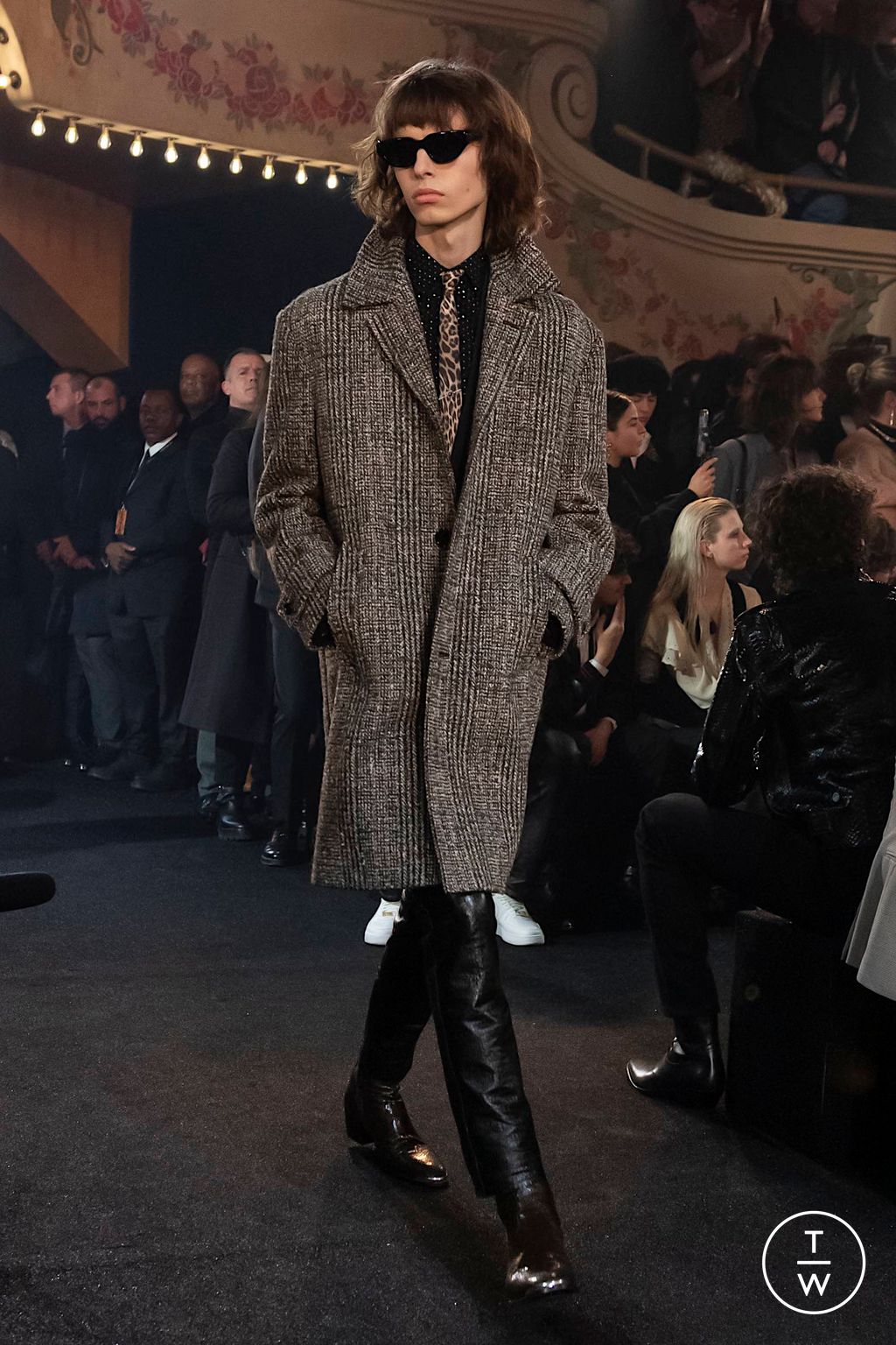 Fashion Week Paris Fall/Winter 2023 look 10 from the Celine collection 男装