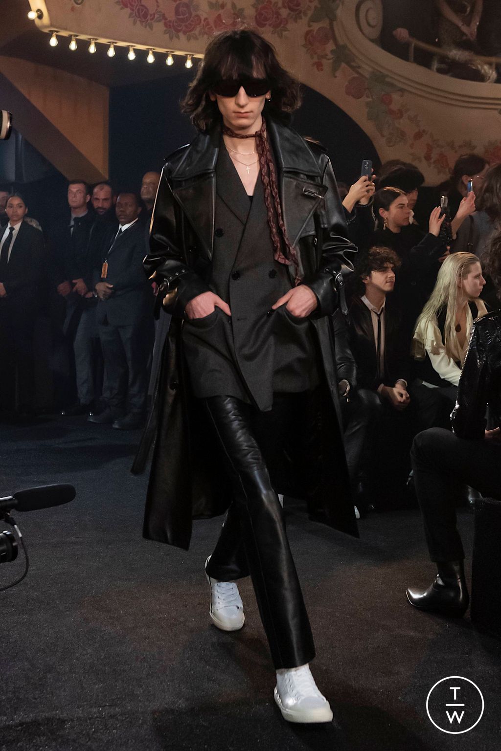 Fashion Week Paris Fall/Winter 2023 look 14 de la collection Celine menswear