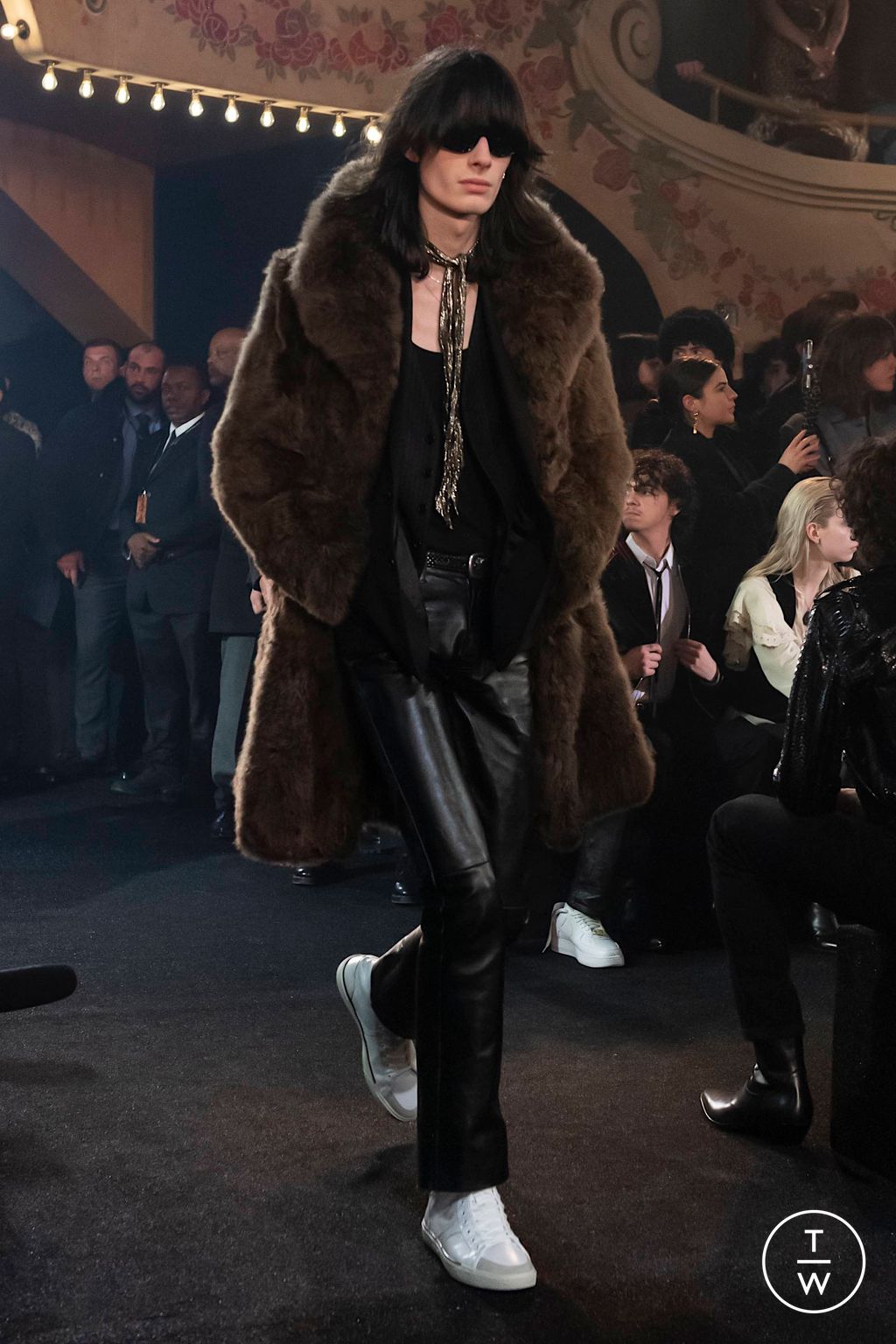 Fashion Week Paris Fall/Winter 2023 look 23 from the Celine collection menswear