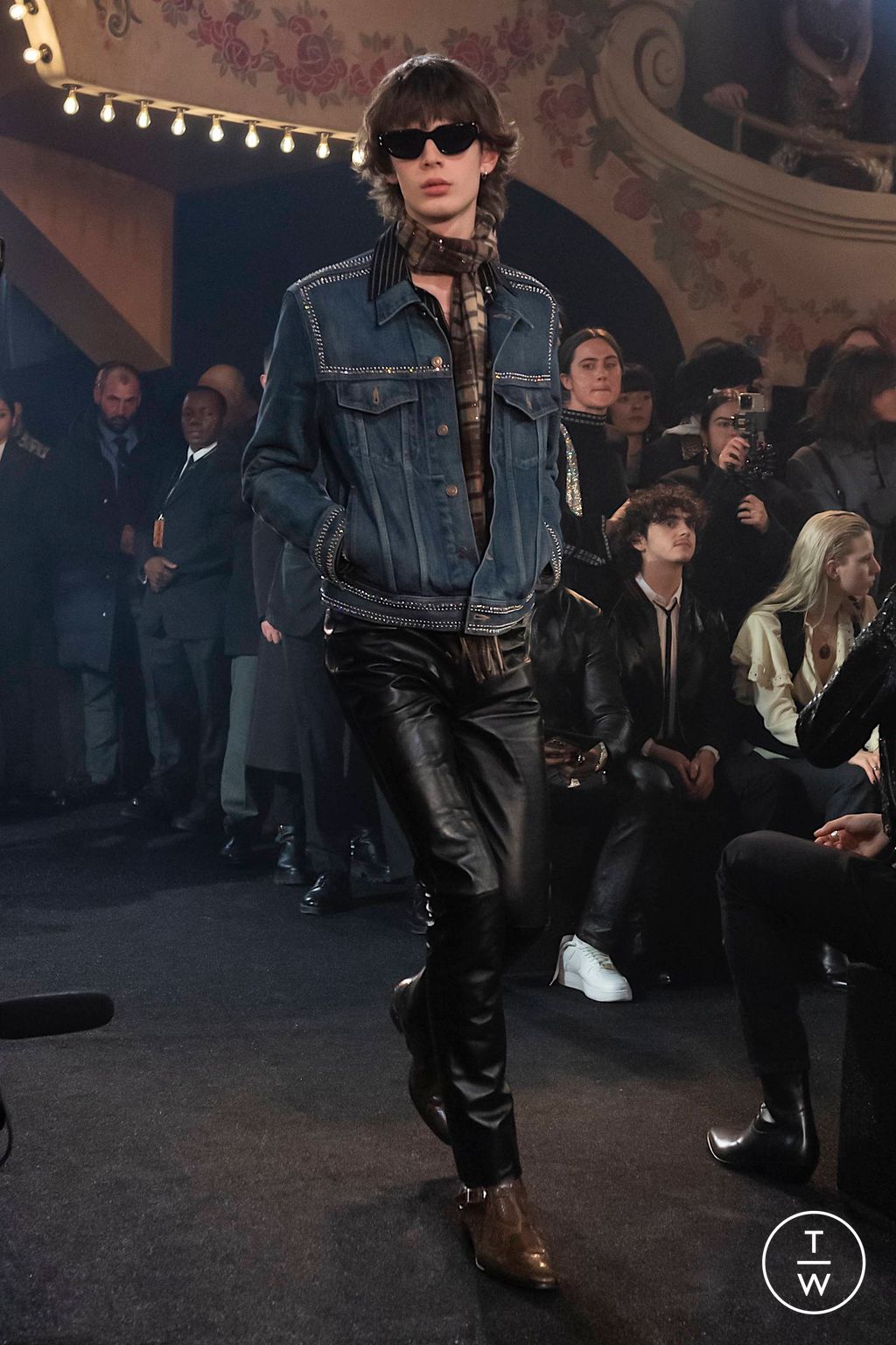 Fashion Week Paris Fall/Winter 2023 look 24 de la collection Celine menswear