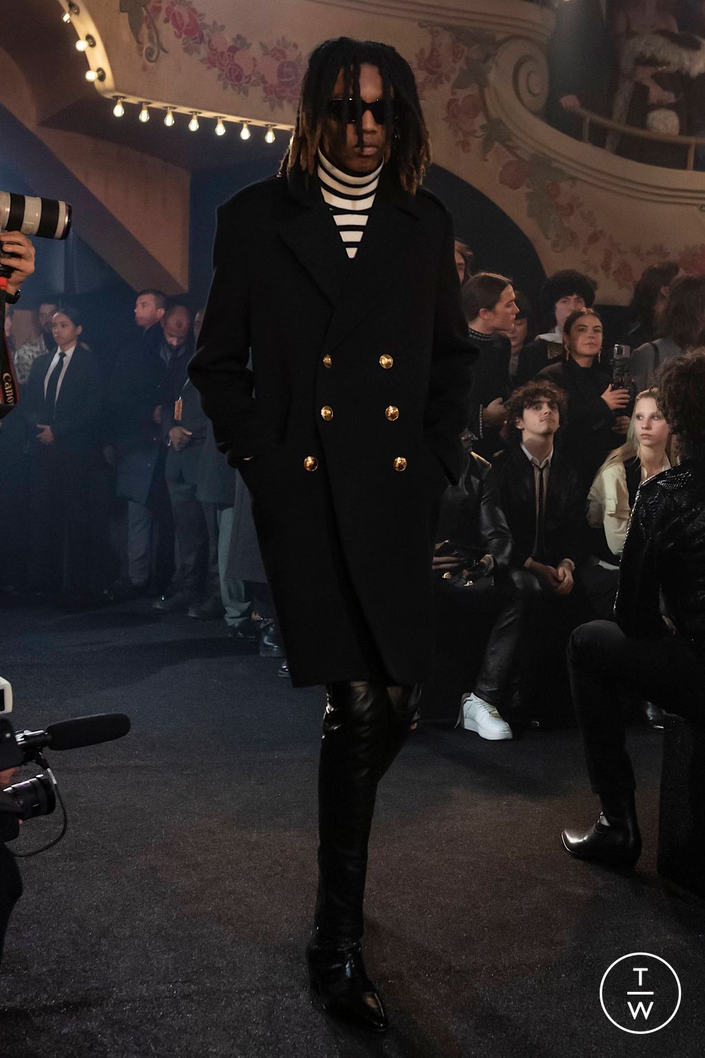 Fashion Week Paris Fall/Winter 2023 look 26 de la collection Celine menswear