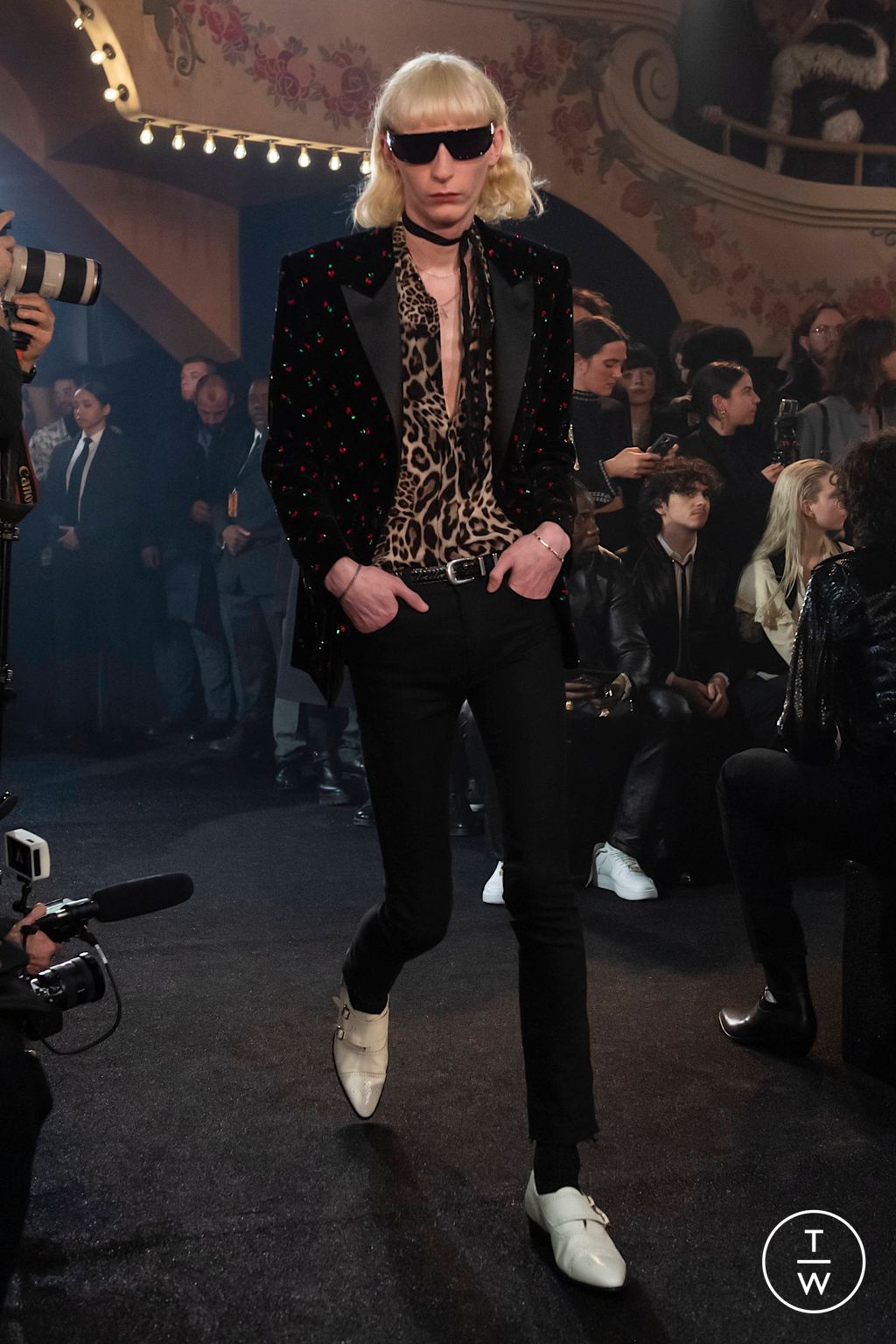 Fashion Week Paris Fall/Winter 2023 look 30 from the Celine collection 男装