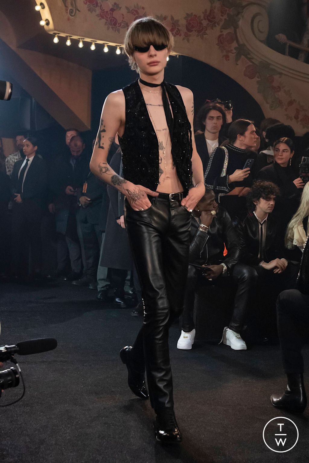Fashion Week Paris Fall/Winter 2023 look 33 from the Celine collection 男装