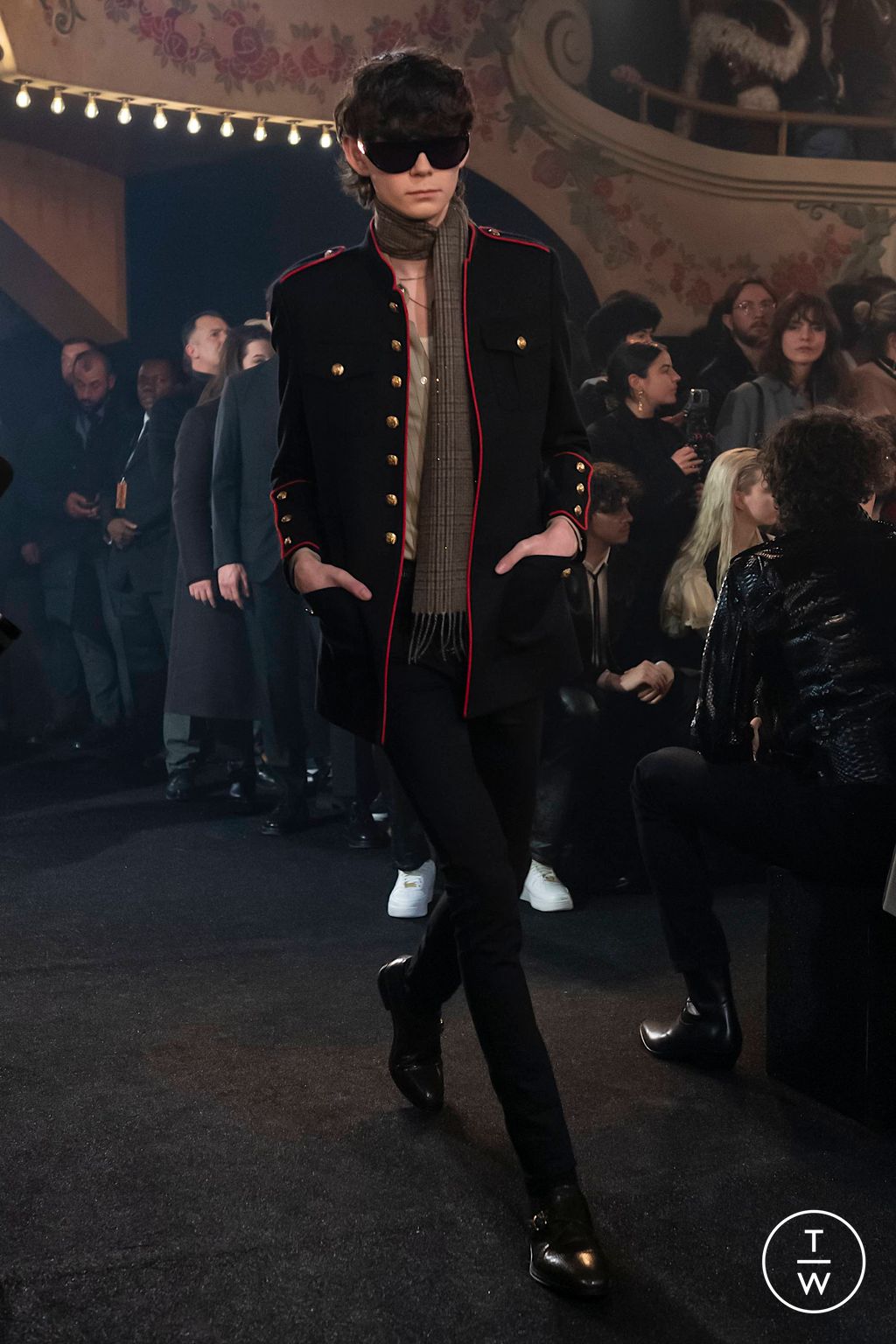 Fashion Week Paris Fall/Winter 2023 look 34 from the Celine collection 男装