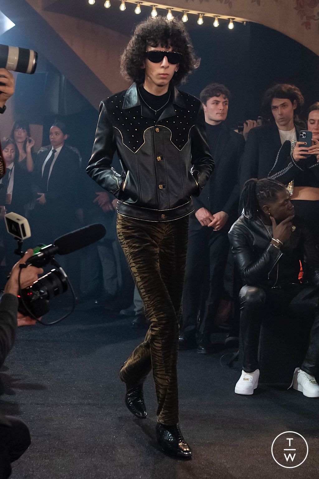 Fashion Week Paris Fall/Winter 2023 look 46 from the Celine collection 男装