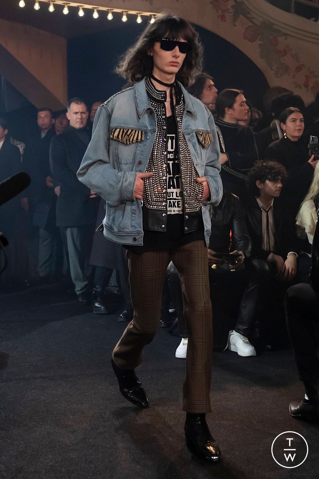 Fashion Week Paris Fall/Winter 2023 look 50 from the Celine collection menswear