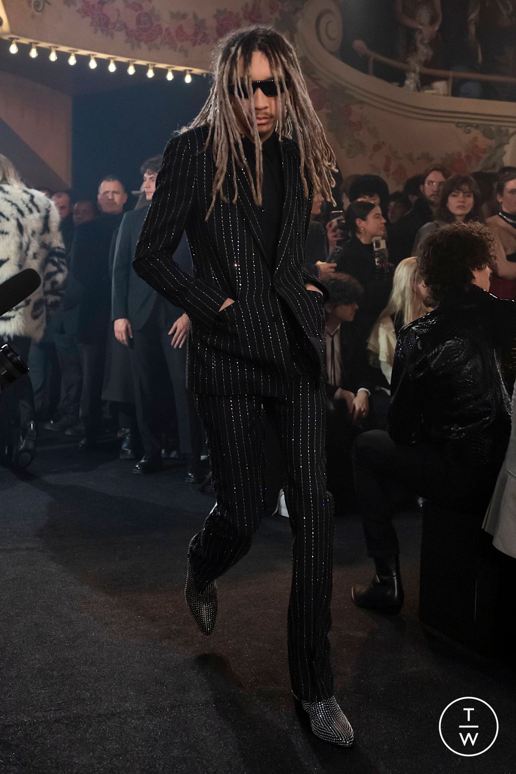 Fashion Week Paris Fall/Winter 2023 look 53 from the Celine collection menswear
