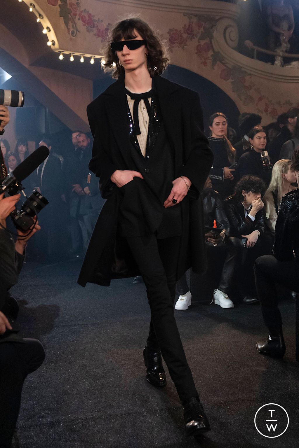 Fashion Week Paris Fall/Winter 2023 look 58 from the Celine collection menswear