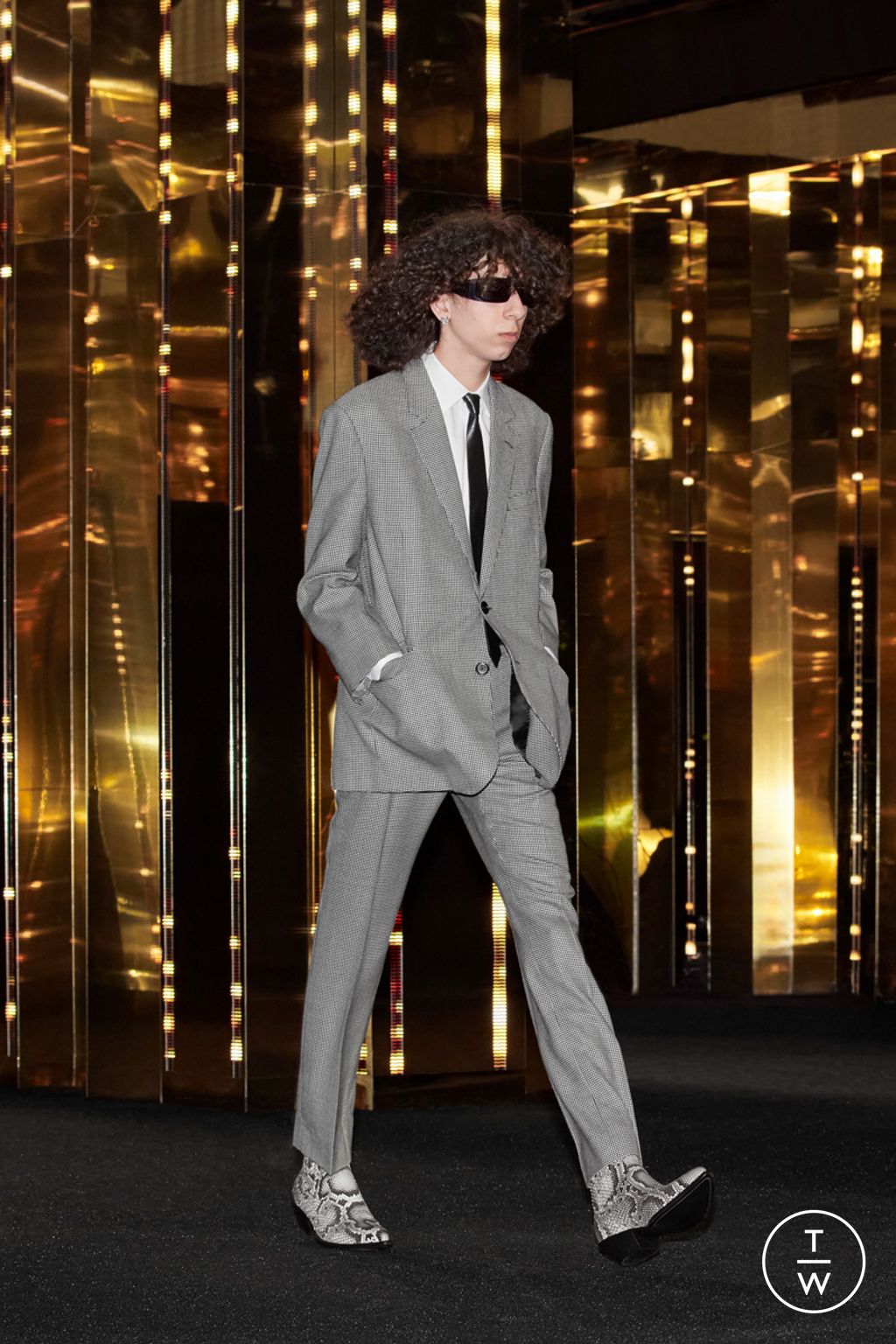 Fashion Week Paris Spring/Summer 2024 look 18 from the Celine collection 男装