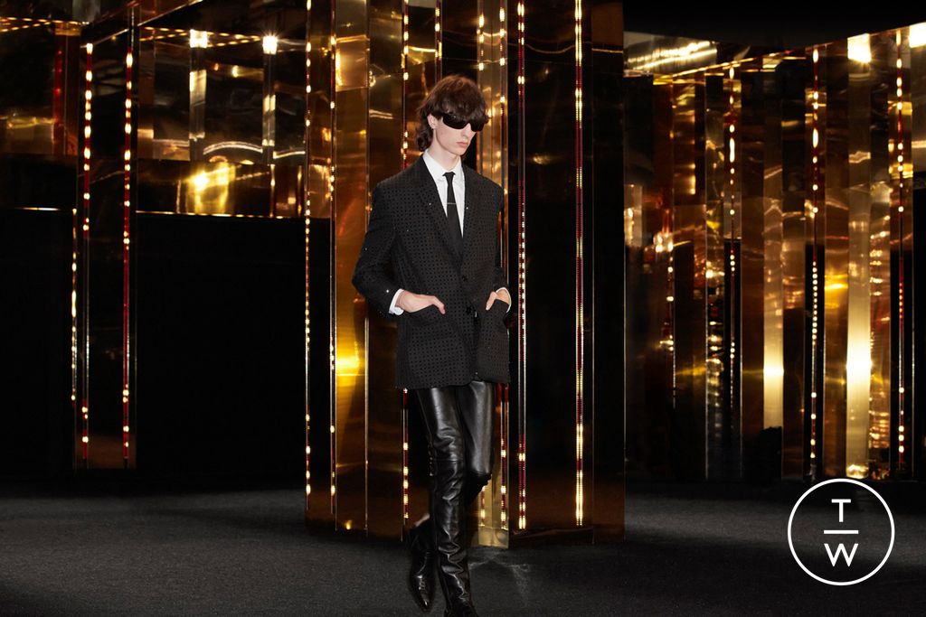 Fashion Week Paris Spring/Summer 2024 look 19 from the Celine collection 男装