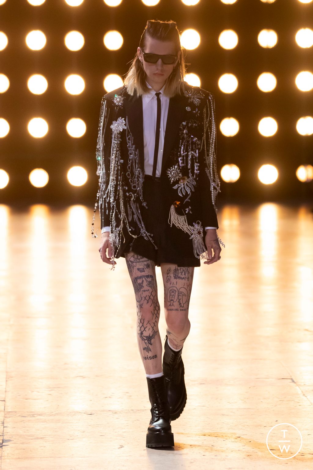 Fashion Week Paris Spring/Summer 2023 look 1 de la collection Celine menswear