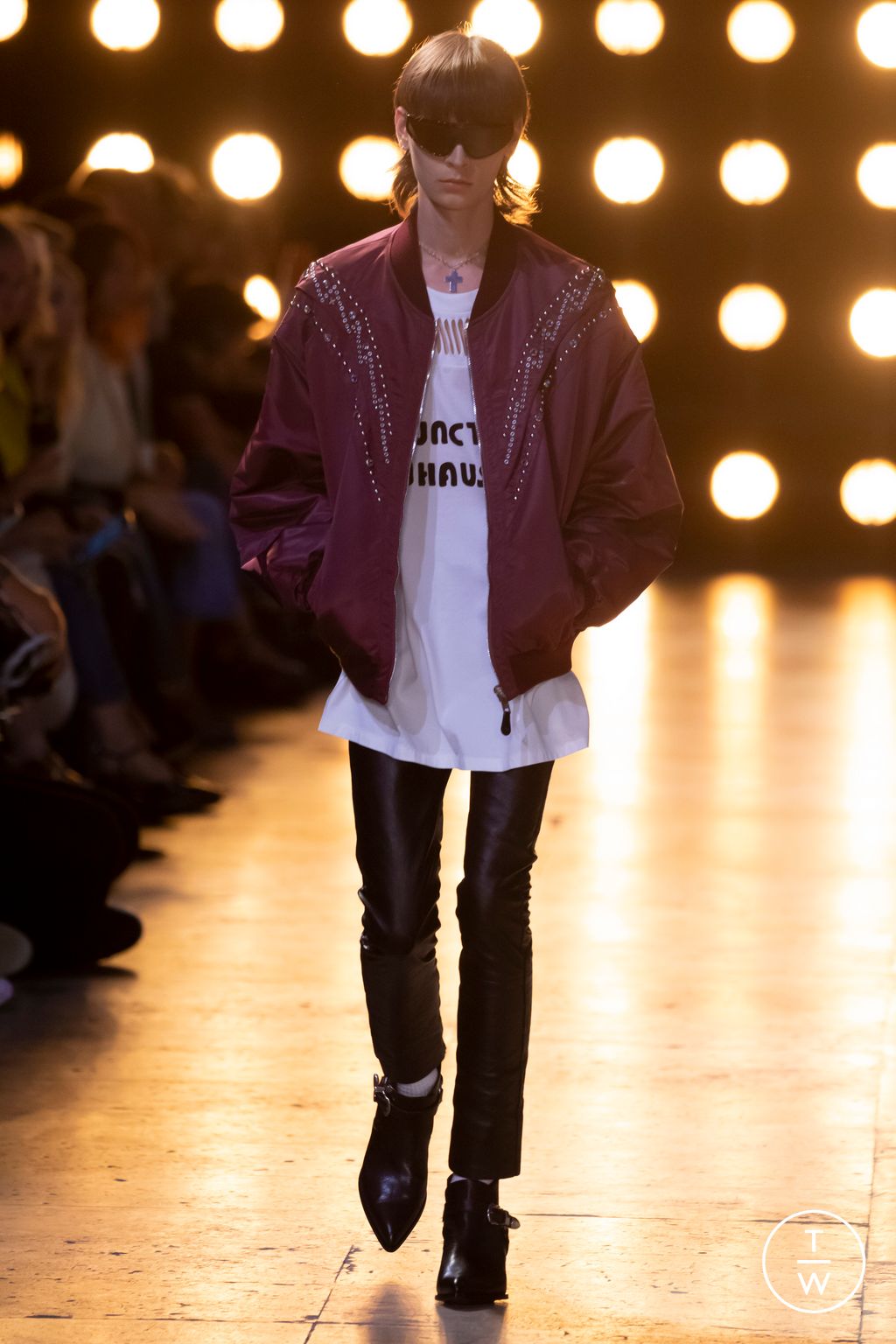 Fashion Week Paris Spring/Summer 2023 look 14 from the Celine collection 男装