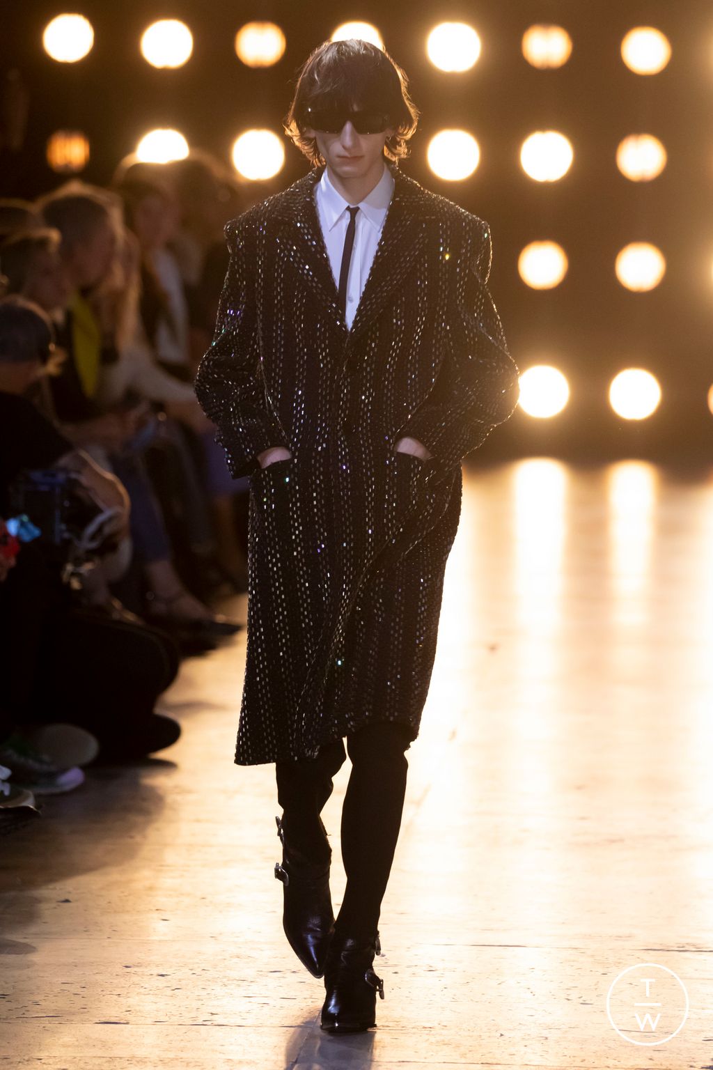 Fashion Week Paris Spring/Summer 2023 look 17 from the Celine collection 男装