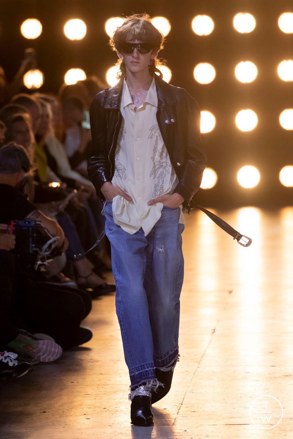 Fashion Week Paris Spring/Summer 2023 look 27 from the Celine collection menswear