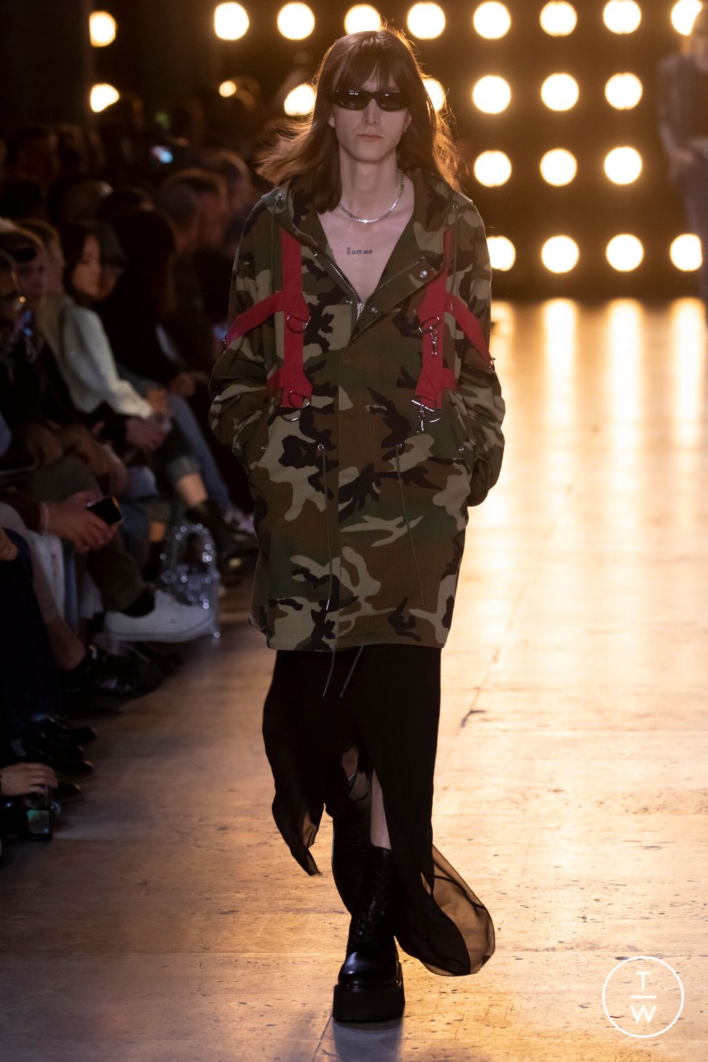 Fashion Week Paris Spring/Summer 2023 look 28 from the Celine collection 男装