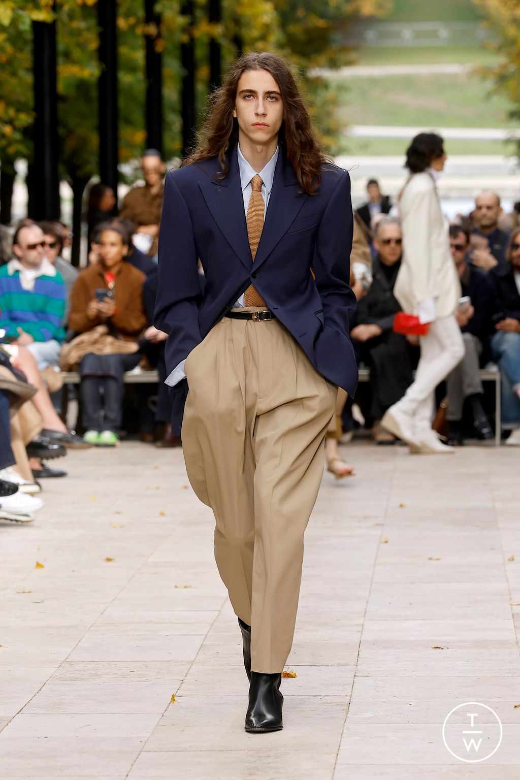 Fashion Week Paris Spring/Summer 2026 look 18 from the Celine collection womenswear