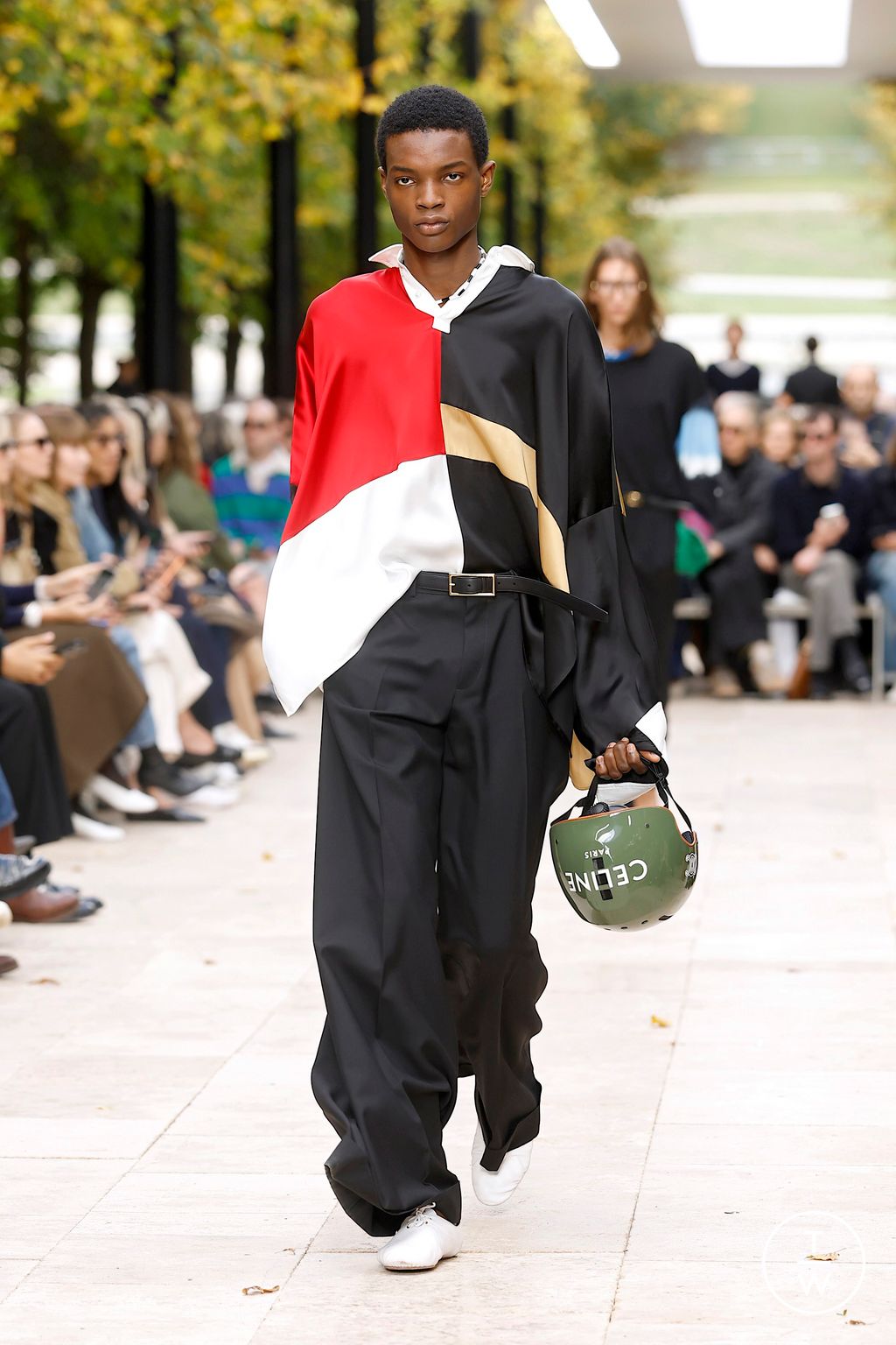 Fashion Week Paris Spring/Summer 2026 look 25 from the Celine collection womenswear