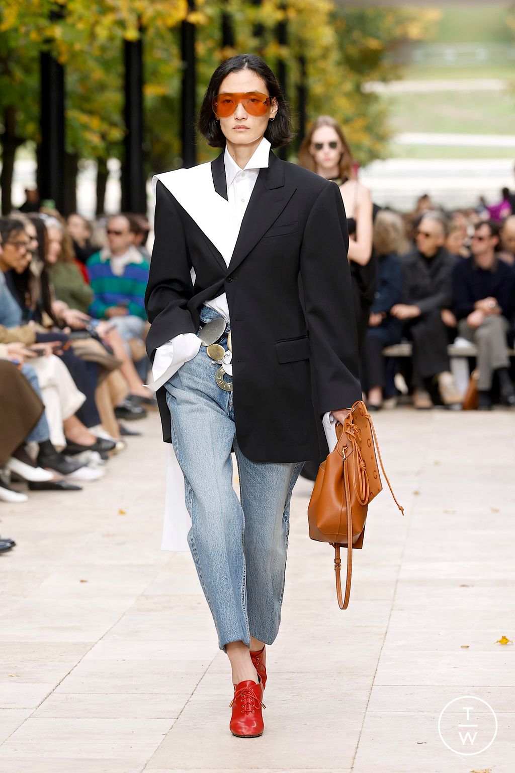 Fashion Week Paris Spring/Summer 2026 look 33 from the Celine collection womenswear
