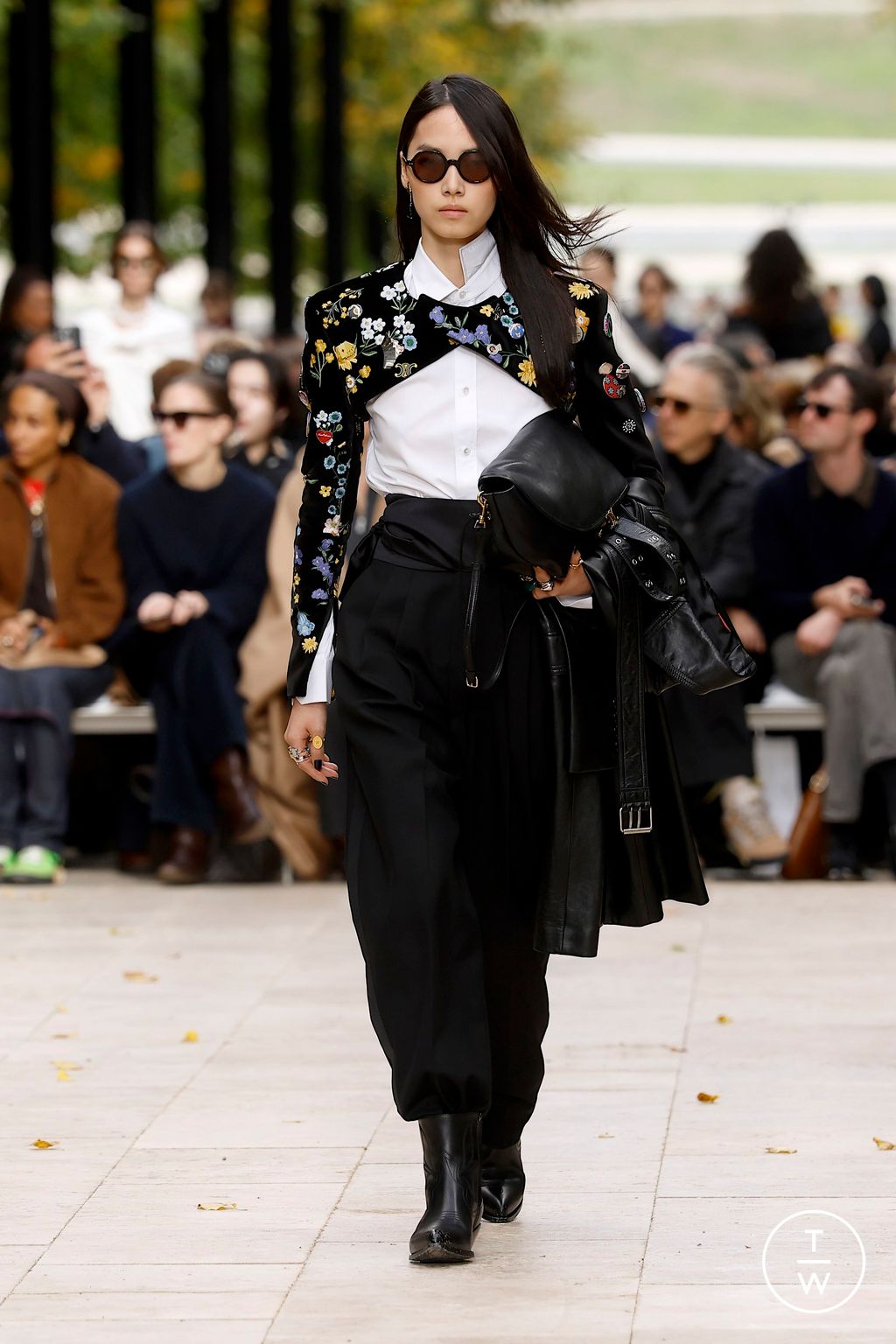 Fashion Week Paris Spring/Summer 2026 look 40 from the Celine collection womenswear