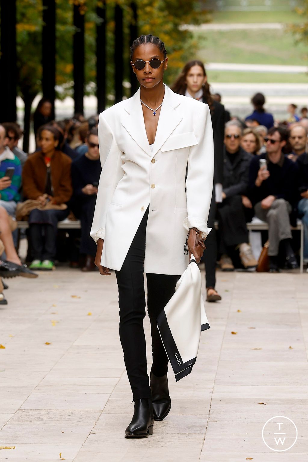 Fashion Week Paris Spring/Summer 2026 look 48 from the Celine collection womenswear