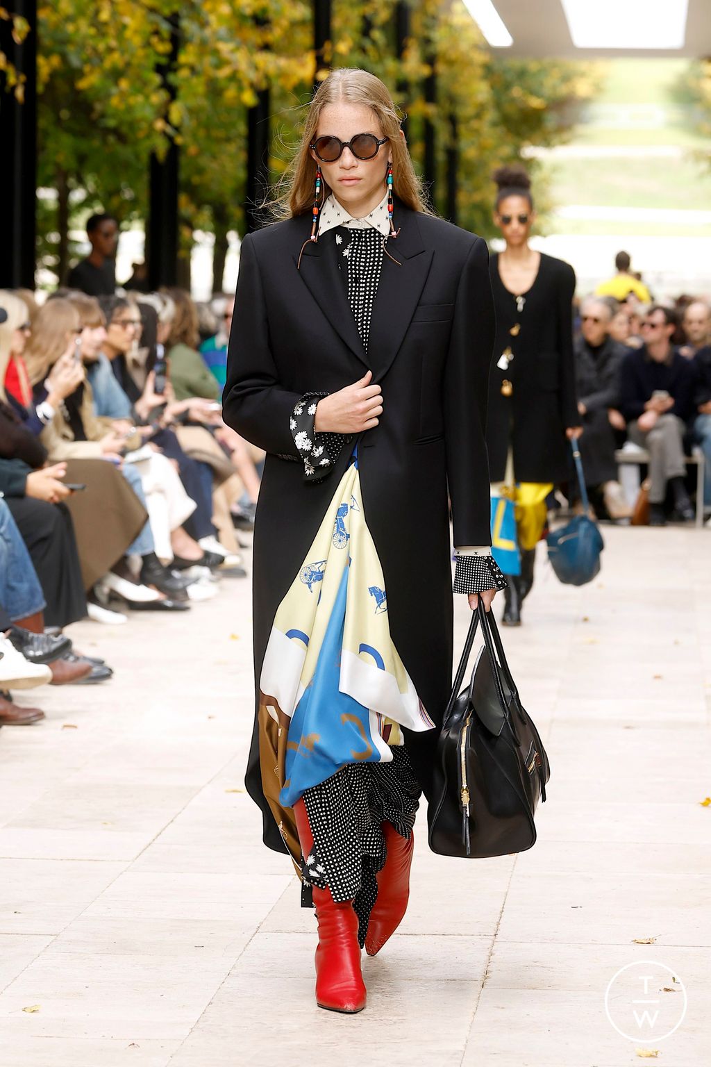 Fashion Week Paris Spring/Summer 2026 look 50 from the Celine collection womenswear
