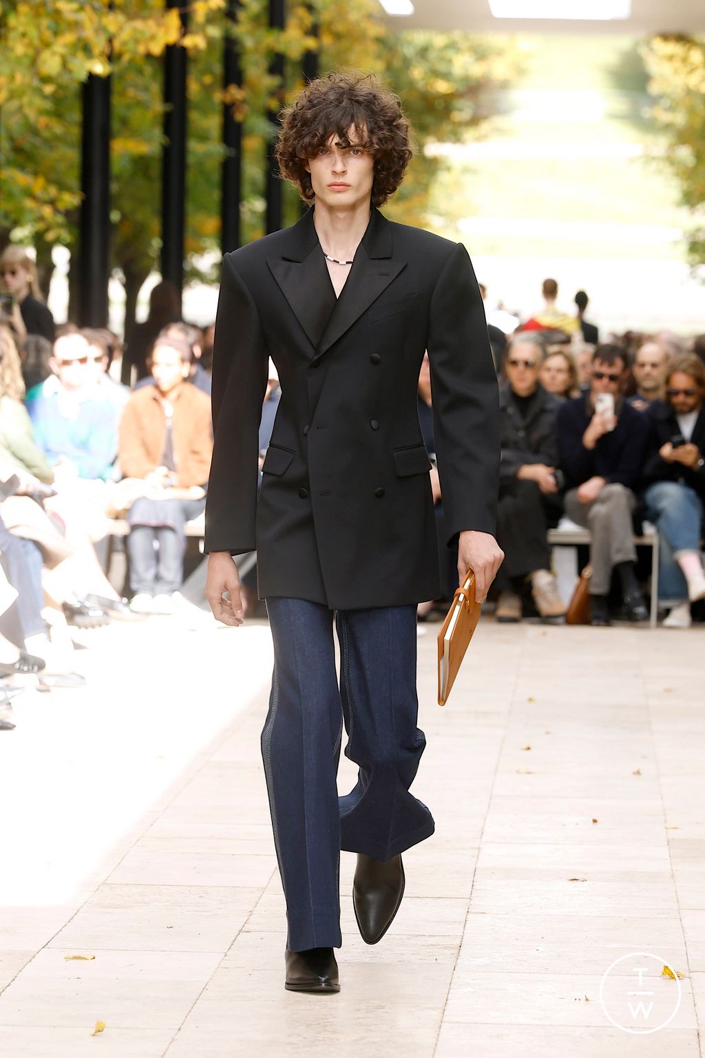 Fashion Week Paris Spring/Summer 2026 look 57 from the Celine collection womenswear